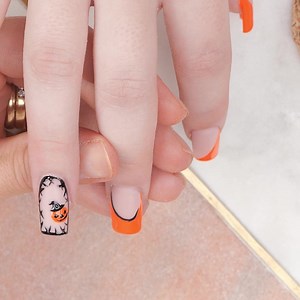 Easy Halloween pumpkin stitch acrylics 🎃 | Naio Nails UK