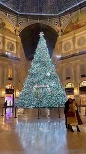1.1M views · 155K reactions | THE GOOD ITALIAN XMAS IN MILAN (LOOK WHAT THEY HAVE BEEN ABLE TO DO, YOU SHOULD WATCH IT TILL THE END) | Idressitalian.com | Facebook