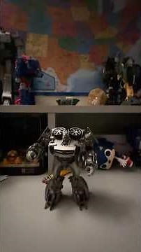 Short reviews: Ep 65: SS 51 DOTM Soundwave