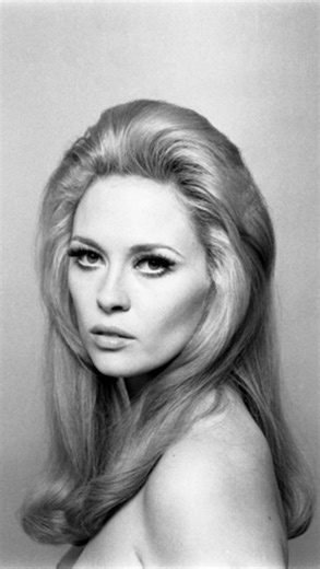 @bitchvirtuosity on Instagram: "HBD the insanely amazing Faye Dunaway. Her performance in “Puzzle of a Downfall Child” (1970) directed by her bf at the time fashion photographer Jerry Schatzberg is one of her finest, living the role as a former fashion model herself. 🎥Bonnie and Clyde (OscarNom) Thomas Crown Affair * Little Big Man * Three Musketeers * Chinatown (OscarNom) Towering Inferno * Three Days of Condor * Network (Oscar) Mommie Dearest * Ellis Island * Columbo * Tea at Five (2019)"