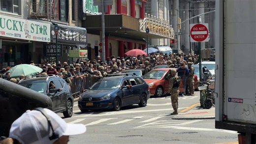 🎥🎬📹 This is the largest feature film production, shutting down New York City streets since the 90sI mean they shut down the Manhattan Bridge. Hundreds of extras. Pyrotechnics. Harkins back to Mayor Lindsay days ❤️Thanks to film friendly @NYCMayor #ThanksMamdani who was an AD on his mother’s films. Seeing an Arri 35mm film camera made this life long producer’s heart skip a beat