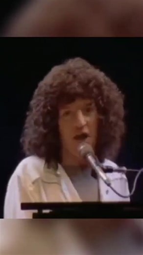 Keep The Fire Burnin • REO Speedwagon 3 weeks at No. 7 on the Billboard Hot 100 chart August 14 - 28, 1982 *pop/arena/classic rock radio friendly hit Good Trouble CD: https://amzn.to/4v1KgyF REO Speedwagon The Hits CD: https://amzn.to/3QhAZ6H | 80s Music Channel
