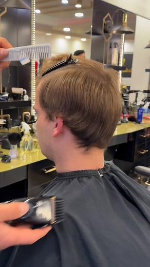 5.8K views · 629 reactions | #hairstyle #tutorial #taper #burstfade #boxer #fade | Salon Layes | Facebook