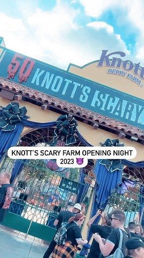 Elizabeth Erickson on Instagram: "All the mazes at @knottsscaryfarm !!!!! Honestly , they were ALL GREAT!!!! I’ll have more reels of me screaming 🤣 and join our patreon to see the whole video! It was one PERFECTLY SPOOKY NIGHT! BOO! 👻😈 #knottsscaryfarm #hellagood !!"