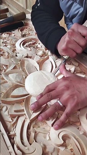 Furniture pattern carving process- Good tools and machinery make work easy