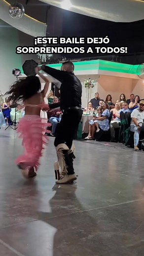 ESTE BAILE DE PADRE E HIJA DEJARON SORPRENDIDOS A TODOS 🕺💃❤️🎶 #baile #padre #hija #quebradita #musica #retro #90s #xvañosparty #sorpresa #viral | Banda Maguey