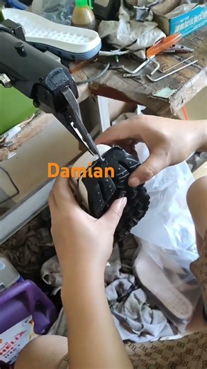 Small mouth sole edge trimming machine