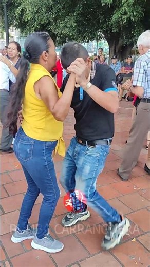 How well does this couple dance? #carranga #dance