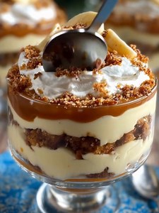 Banoffee Trifle 😋😍 | Retro Recipes