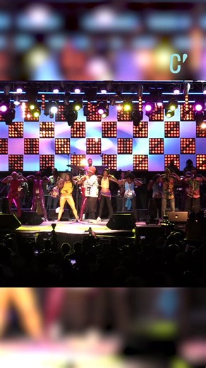 🎶🇨🇩 Au petit matin du 24 avril 2016, sur la scène d'un festival, un chanteur de 66 ans s'effondre. Tout un continent va le pleurer. ➡️ Né en 1949 dans un Congo encore belge, celui qui deviendra Papa Wemba a dédié son existence à la musique. C'est par lui que la rumba congolaise est devenue mondiale. Retour sur un itinéraire hors norme.#congo #rumba #musique #cultureprime