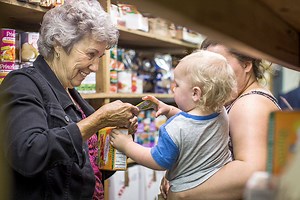Brinnon Food Bank featured in WhyHunger video - Peninsula Daily News