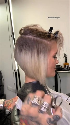 Are we giving Robert on this blonde balayage bob haircut by myself & @Philip Wolff ? #balayage #bobhaircut #hairextensions #hairtransformation #hairtutorial | The farrier