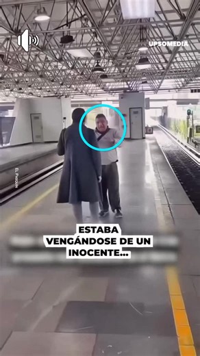 lazos informativo latinoamerica on Instagram: "Esta mujer feminista se descargó furiosa contra otro pasajero, hasta que se dio cuenta de la razón de su “extraña mirada”. Al final acabó avergonzada de su actuar."