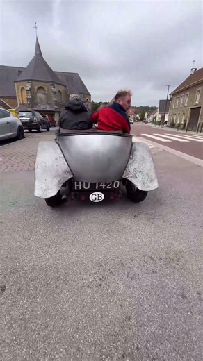 Beautiful Bugatti Brescia powered Frazer Nash on a French road trip