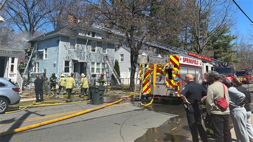 Crews put out fire on Chapin Terrace in Springfield