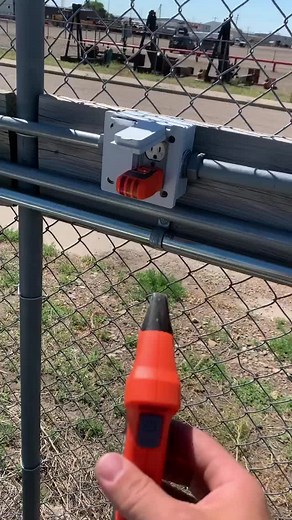 Et310 - the right way #kleintools #sparky #electrician #toollife #toolsinaction #toolstoday