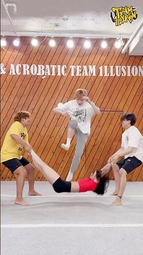 인간 줄넘기⁉️😱 Human Jump Rope Challenge