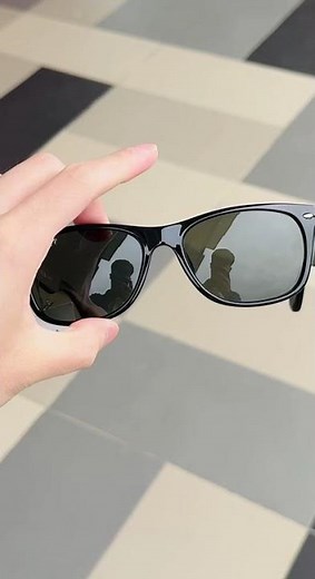 Ray Ban New Wayfarer Polished Black / G15 Polarized | ORB2132F-901/58-58