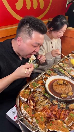 Nepal 🇳🇵 & India 🇮🇳 Vs USA 🇺🇸 | Luxury Hotel Khana & Slip Service Comparison #viralvideo #foodshorts