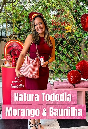 Você já imaginou transformar um aroma de hidratante em sobremesa? A Natura fez isso!” Participamos de um evento super exclusivo do lançamento da nova linha Tododia Morango e Baunilha Dourada da Natura… e foi simplesmente incrível! O lançamento aconteceu na Brûlée Patisserie, que criou uma confeitaria Tododia com cinco sobremesas inspiradas na fragrância da linha. Provamos o Entremet Flor de Morango, o Mil Folhas com Caramelo de Morango, o Supreme de Croissants, o Frapê de Morango e o Choux Cream
