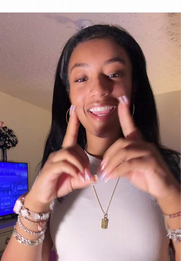 Holy Forever!! 🥹🥹💜 #americansignlanguage #ASL #signlanguage #aslinterpreter #interpreter #fyp #learning #fyp #tipsandtricks #DHH #foryoupage #singlanguage #college #aslsongcovers #jesuslovesyou #christiantiktok #christian