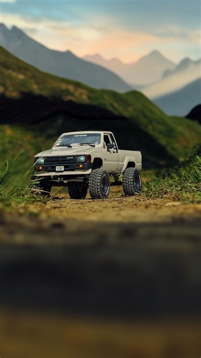 Crawler RC Armenia | Disfrutando mi Toyota 🔥🔥 @rc4wd #rc4wd #crawler #offroad #rc #toyota | Instagram