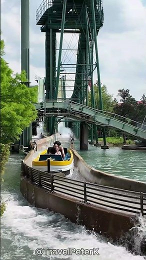 The AQUAMAN Splashdown in Six Flags Great America #SixFlagsGreatAmerica