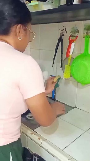 The best talaga ang safeguard pink foaming hand soap akasi meron itong 99.9% germ protection With instant foaming technology benefit pa! Safeguard Philippines #SafeguardPhilippines #AffordaBest #Antibacterial #Handsoap #Ad #Sponsored | Mommy Sheng and Cassi