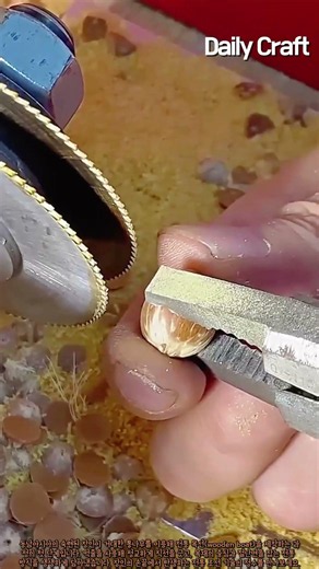 효율적인 작업의 비밀: 전문 도구 활용 절단 공정 #worker #process #equipment #carpentry #technique