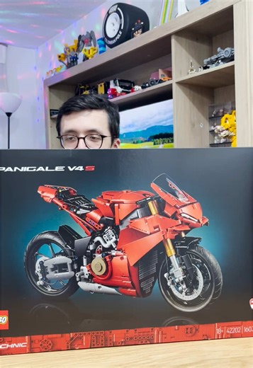 LEGO Technic Ducati Panigale V4S: A Detailed Build Guide