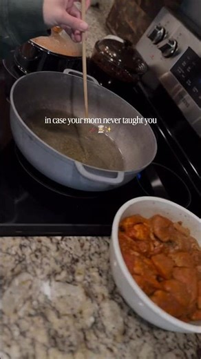 wooden chopstick + more bubbles = hotter grease 🫧#cookinghacks #momlife #mom #motherhood