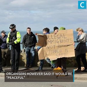Newquay asylum seeker protest sees pro and anti sides face off in Cornwall | Cornwall Live