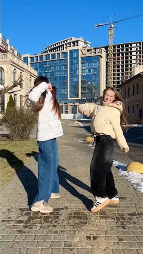 Gentleman trend for two / Tik Tok dance trend