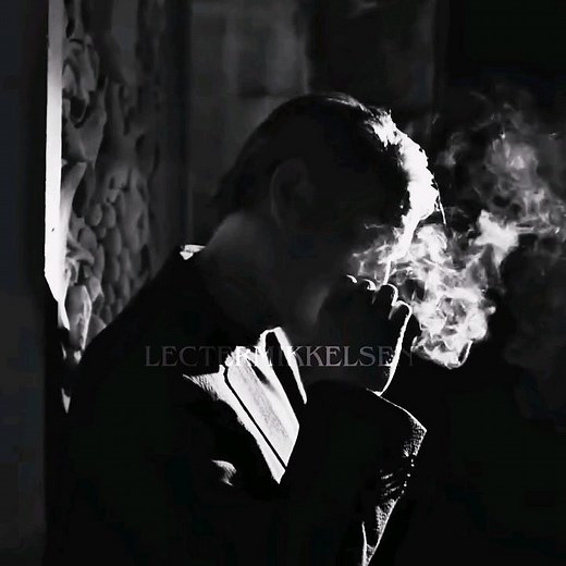 mads smoking is so hot #hannibaledit #madsmikkelsen #hannibal #hannigram