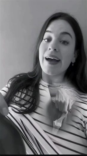 @owl.9677836 on Instagram: "日本利用压电瓷砖将脚步转化为电能。这些瓷砖捕捉来自你脚步的动能。当你行走时，你的重量和动作会对瓷砖产生压力。瓷砖会轻微弯曲，从而产生机械应力。瓷砖内部的压电材料将这种应力转化为电能。每一步都会产生少量电荷，而数百万步结合在一起就能产生足够的电力来驱动 LED 灯、数字显示屏和传感器。在像涩谷车站这样繁忙的地方，每天大约有 240 万个脚步为这一系统作出贡献。这些电能可以被储存或立即使用，从而减少对传统电力来源的依赖，并支持可持续的城市基础设施。这种方法将日常运动转化为实用的可再生能源 #日本 #知识 #事实 #你知道吗 #推荐 科技 创新 历史 技术 实验 热门 日本利用压电瓷砖将脚步转化为电能。这些瓷砖捕捉来自你脚步的动能。当你行走时，你的重量和动作会对瓷砖产生压力。瓷砖会轻微弯曲，从而产生机械应力。瓷砖内部的压电材料将这种应力转化为电能。每一步都会产生少量电荷，而数百万步结合在一起就能产生足够的电力来驱动 LED 灯、数字显示屏和传感器。在像涩谷车站这样繁忙的地方，每天大约有 240 万个脚步为这一系统作出贡献。这些电能可以被