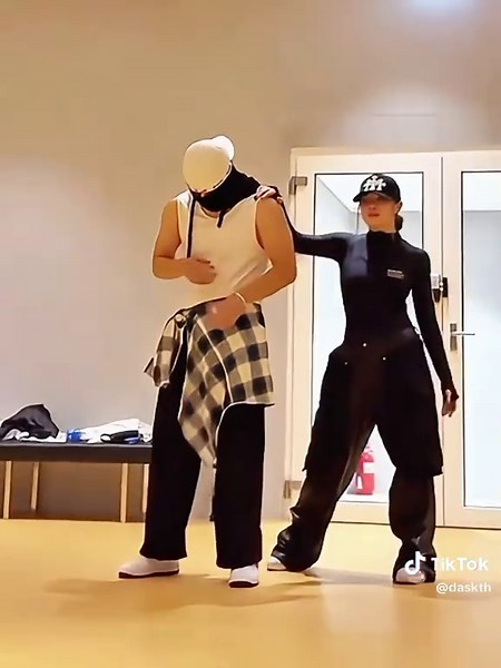Taehyung's Hottest Moments Captured in Video Edits