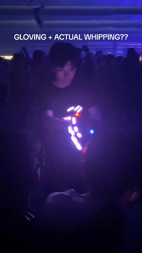 Glove Light Show in Sydney: Using White Chips for Sync