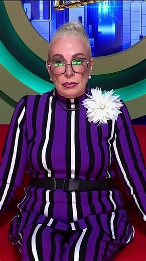 Laura Zapata ingresó al Confesionario al ritmo del 'no me importa' y de manera estoica, asignó sus puntos a Fabio Stefano y Laura G, manteniendo así la placa preliminar de nominación de La Casa de los Famosos 6. #LCDLF6 #LaCasadelosFamosos Ve el video completo AQUÍ: ➡️https://trib.al/RixaCFv | Telemundo