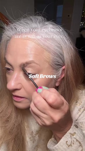 I love a soft and fluffy eyebrow look. #eye #eyebrows #silver #soft #over50