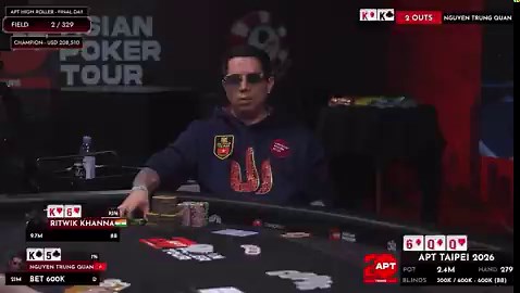 Drama in the @AsianPokerTour high roller as Nguyen Trung Quan has a controversy on the turn as he appears to go all in but the bet isn't counted, then his opponent check folds a full house on the river to his instant all in 🤣🤣maybe the play of the year