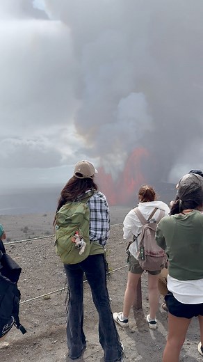 133K views · 2.9K reactions | some people are upset that it gets cold in hawaii. wait till they find out we get snow here too...  this video is from this past sunday. 11/9/25. from episode 36 at Uēkahuna lookout.  #episode36 #soundon #perspective #treehousechicks #hawaii #hawaiivolcano #hvnp #boom #eruption #lava | Kelli Veras | Facebook