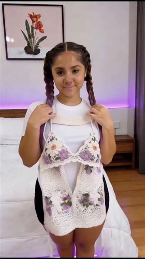 Silvia on Instagram: "how’s my new outfit? 🙈"