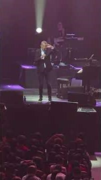 David Foster calls for audience participation #DavidFosterAndFriendsManila | trina.ph