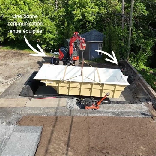 Installation de piscine creusée en fibre de verre - en action!