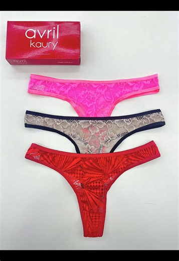 Videos de Kaurymdp🇦🇷 (@kaurymdp) con “Summer blue sky, sea and sun [Product Introduction CM](1418628) - SKUNK”