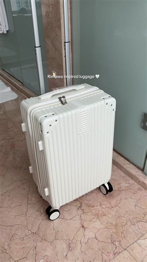 Stylish 20-Inch Handcarry Luggage for Trendy Travelers