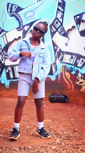 🤣🤣🤣 @aiyaayaaaiyaayaa🎤 @aiyaayaaaiyaayaa🎤 . . . #fyp #fypシ゚viral #welcometomyworld #daphinestar #200kviews #dance4tomorrow #kenyantiktokers #dance