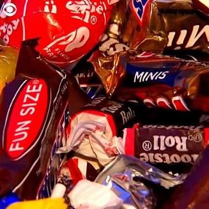 HALLOWEEN CANDY: It's that time of year again to stock up on spooky sweets! Here's a look at some of America's favorite Halloween treats, according to RetailMeNot. | CBS Colorado