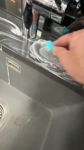 How to Remove Water Stains on a Quartz Worktop!