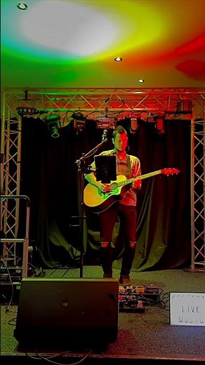 Santana - Black Magic Woman (Guitar solo) | Esteban live at Beerwah Hotel | Looping - One man band